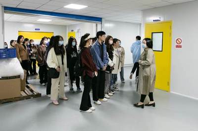 人文學院應用語言系2022級商務英語專業實訓項目圓滿完成，實踐育人成果顯著